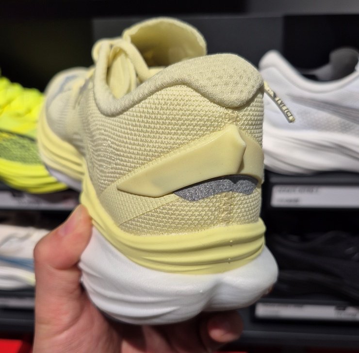 퓨마 디비에이트 나이트로 3