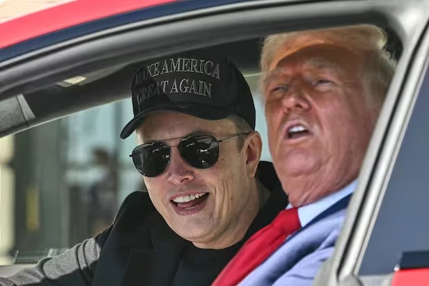 위기 속 머스크의 승부수…“테슬라 주식 팔지 마세요”, 주가는 5% 반등