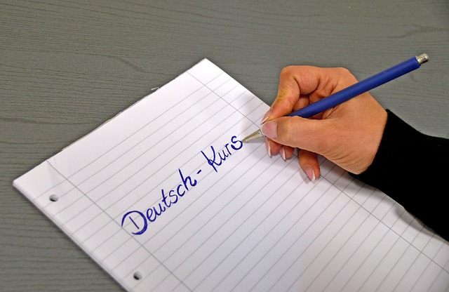 학원에서 공부하는 아이 관련