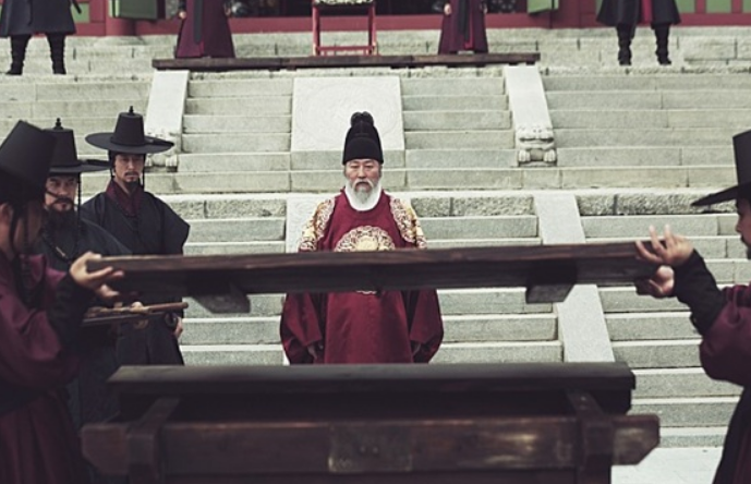 뒤주에 갖히는 사도세자