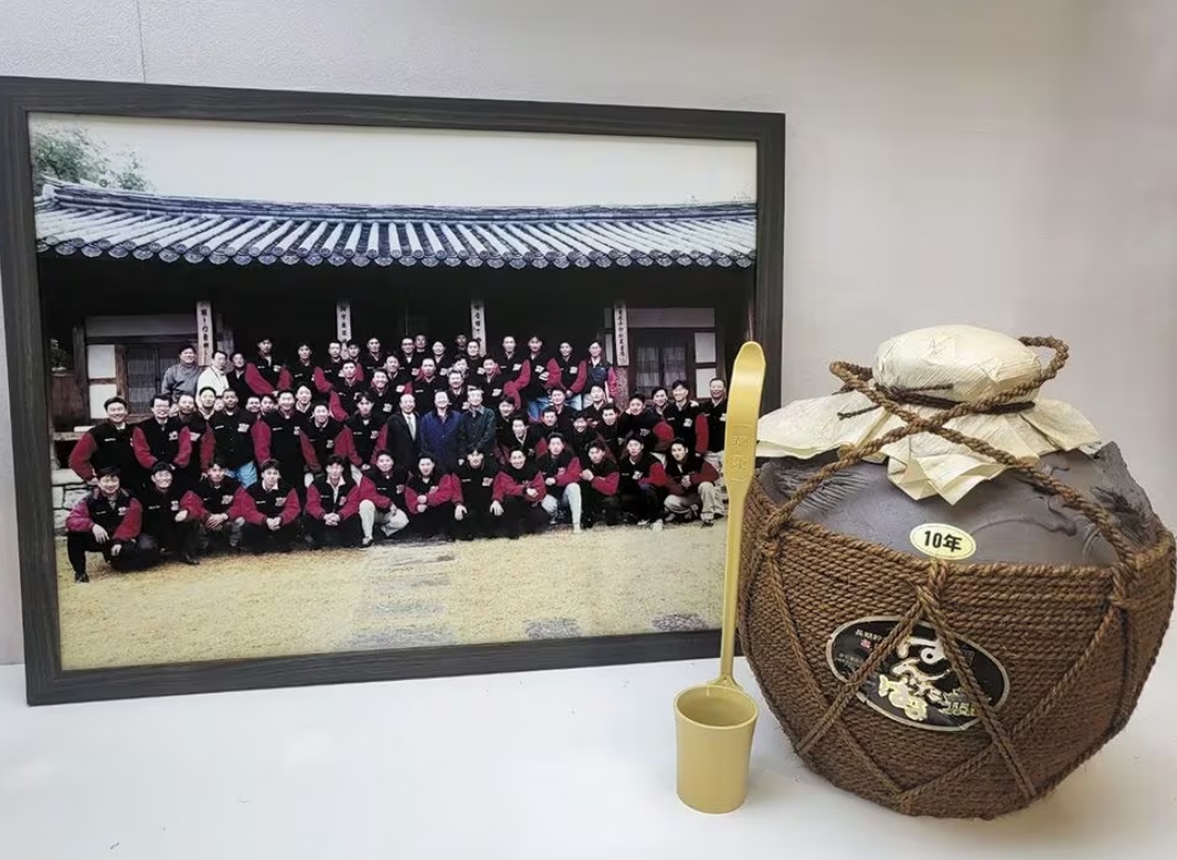 술의 증발 법칙 : 아와모리(泡盛) 소주 VIDEO:１００年もの泡盛を　古酒造りの技「仕次」唯一の酒造所