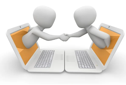 이메일로-소통하는-이미지이다