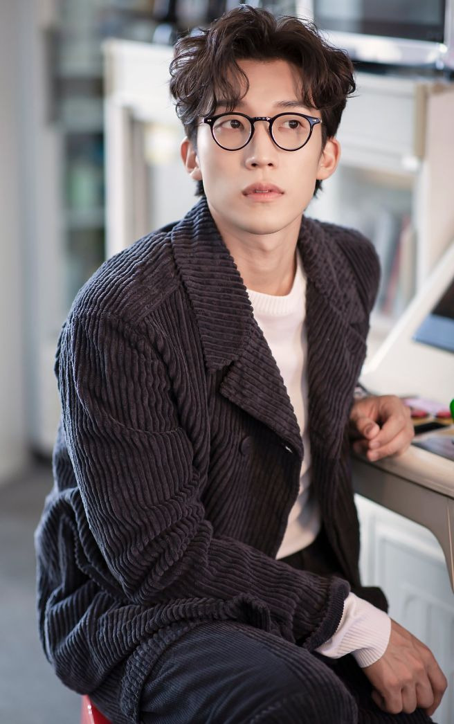 이상이 배우 나이 프로필 학력 고 필모그래피 유부녀킬러 이동진 완벽 분석