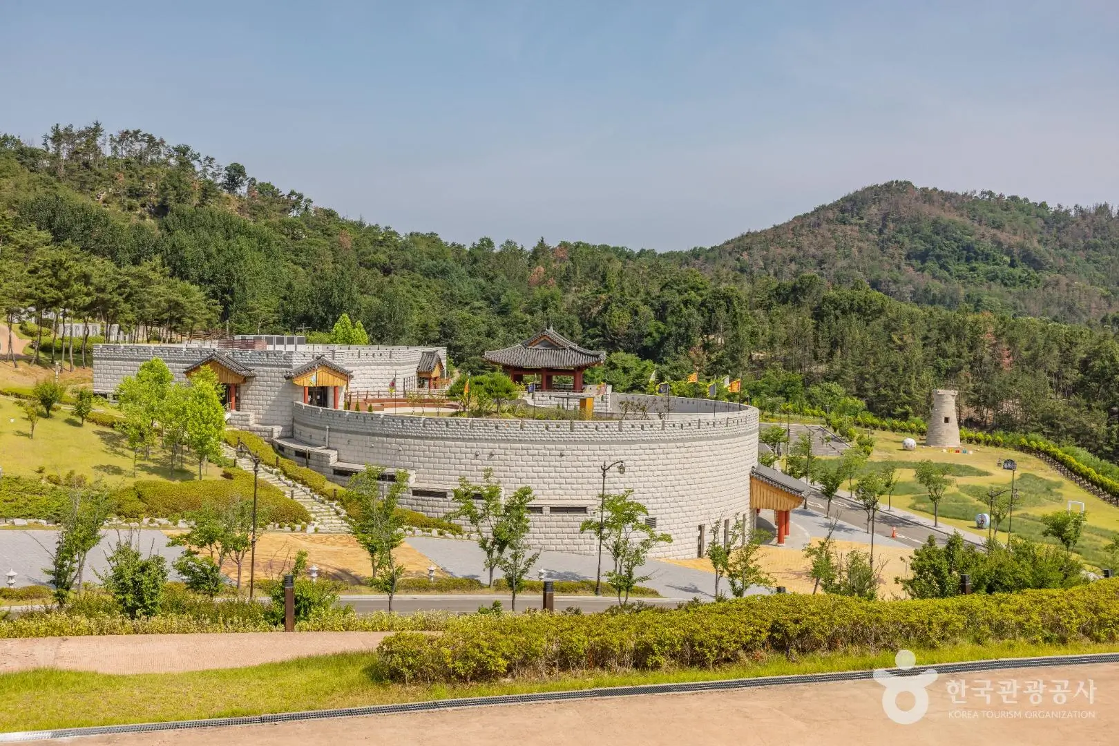 bb0a2911-a81b-46f6-b4c3-c5a6e6d43779