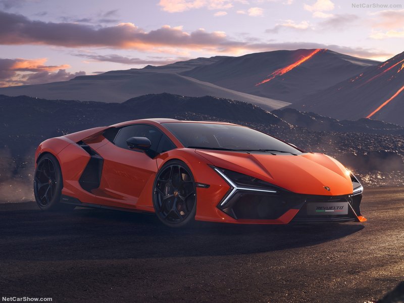 람보르기니 레뷸토(Lamborghini Revuelto)