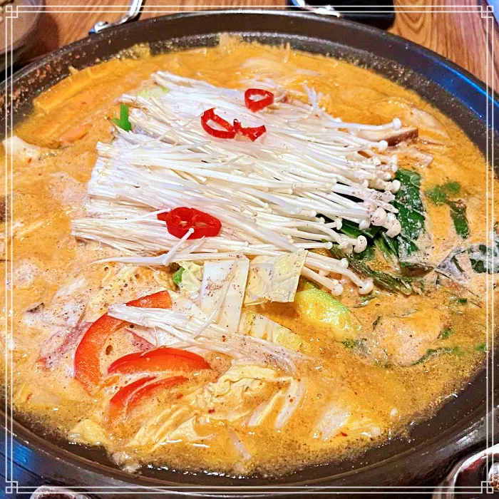 밀양 위양지, 퇴로리, 고가 마을 맛집 35년 외길 인생이 담긴 오리전골 한 상