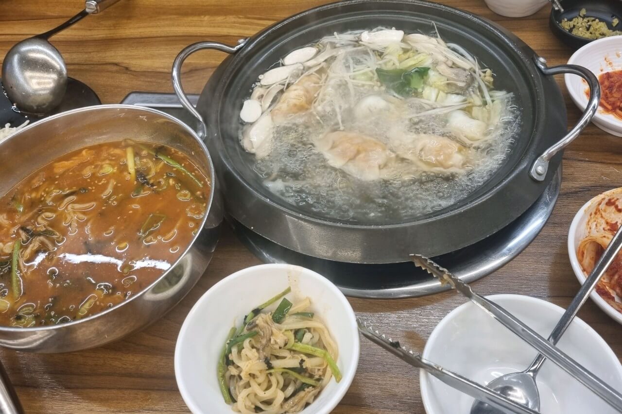 생생정보 2311회 오늘 또 방문 스타 밥집 가수 원미연 추천 맛집 경기도 고양시 일산 미몽만두전골 장칼국수
