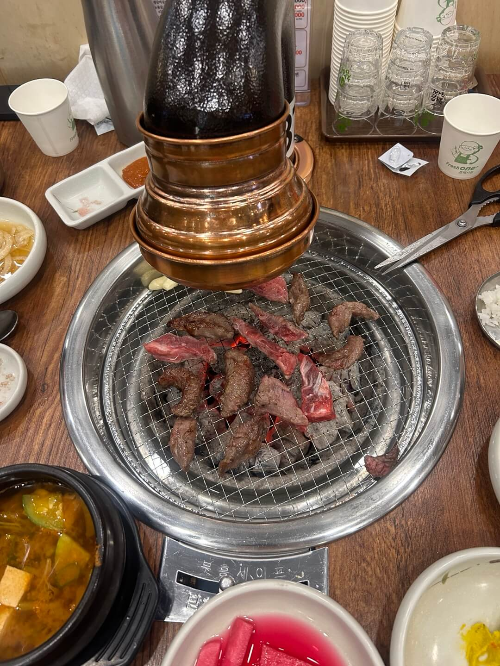 반찬, 고기굽는 모습