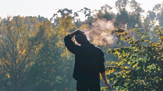 스트레스 관리-자연 속에서 심호흡과 릴렉스