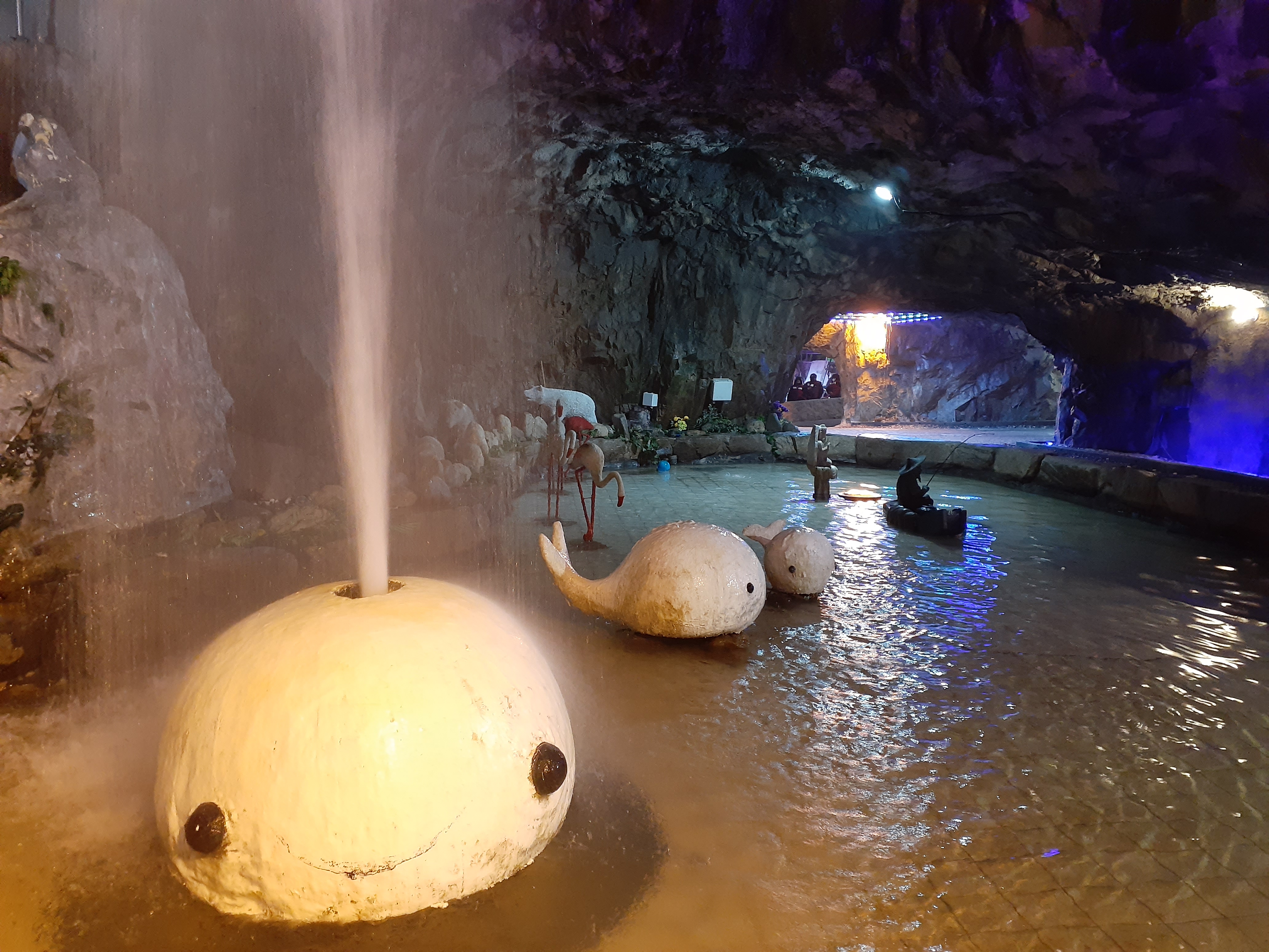 자수정동굴나라