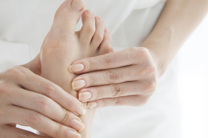 발등이 붓는 이유, 발등이 부어오르는 이유 알아보기