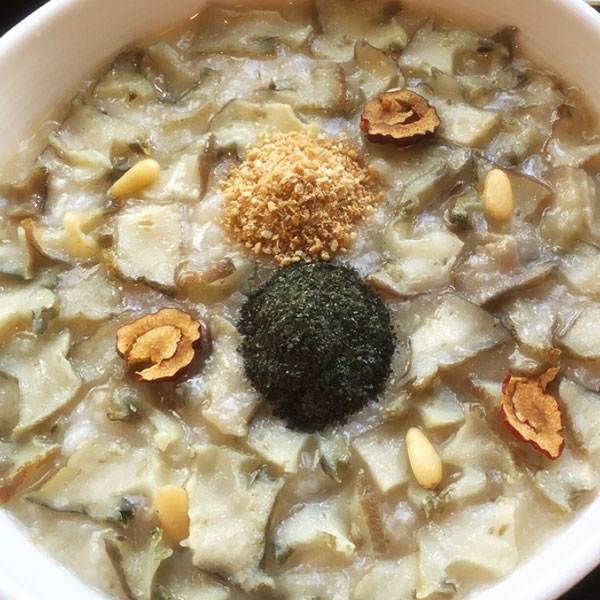 영양 가득한 버섯죽