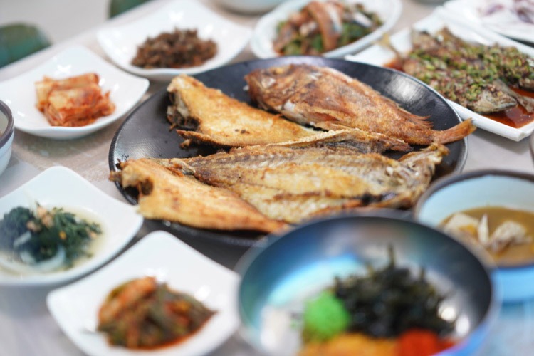 통영 생선구이 상차림 예시
