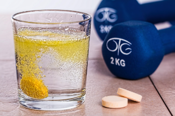 비타민C, 비타민E, 코엔자임Q10: 항산화 영양제가 노화를 늦추는 원리