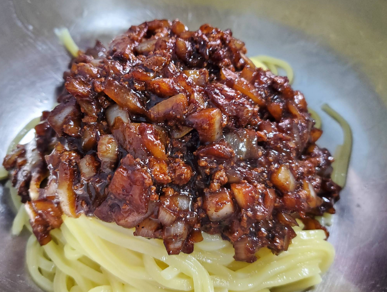 2025 서울 간짜장 맛집 핫이슈, 청량리 ‘홍릉각’이 유튜브에서 폭발한 이유