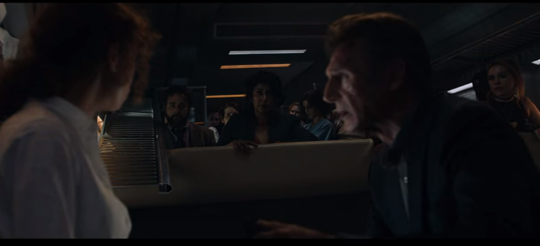 범인에 대한 정보를 말해주는 프린