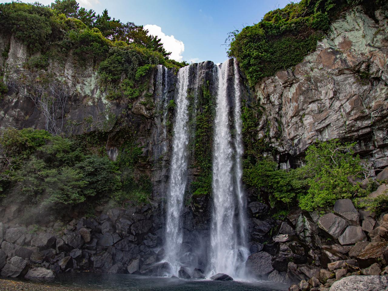 정방폭포 관련사진(제주관광공사 홈페이지에서)