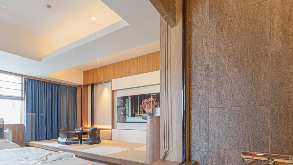 Hotel Collective, Naha: A Connecting-Room Stay on Kokusai Street — original photograph 49