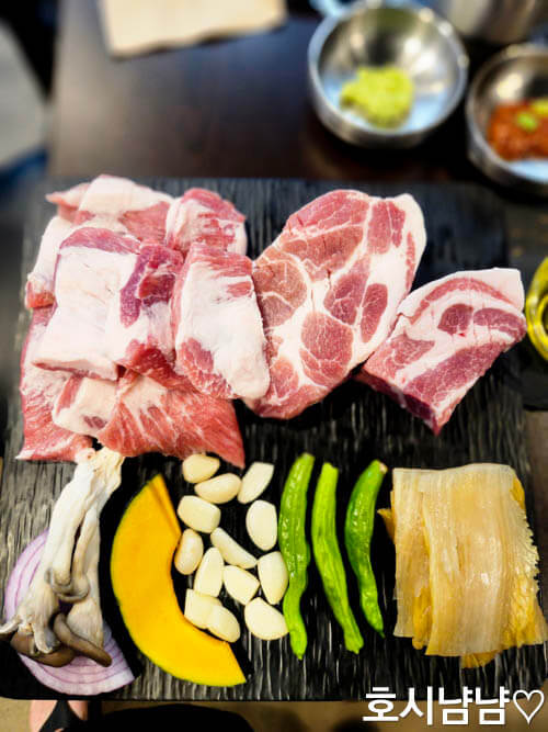 상암일미락 발효 숙성 목살 가브리살 고기 세팅