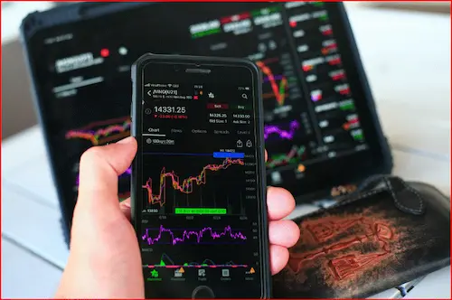 2025년 주식시장과 AI 반도체 투자 트렌드를 보여주는 분석 차트