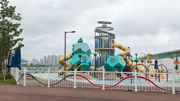 랜드마크시티1호근린공원_물놀이터