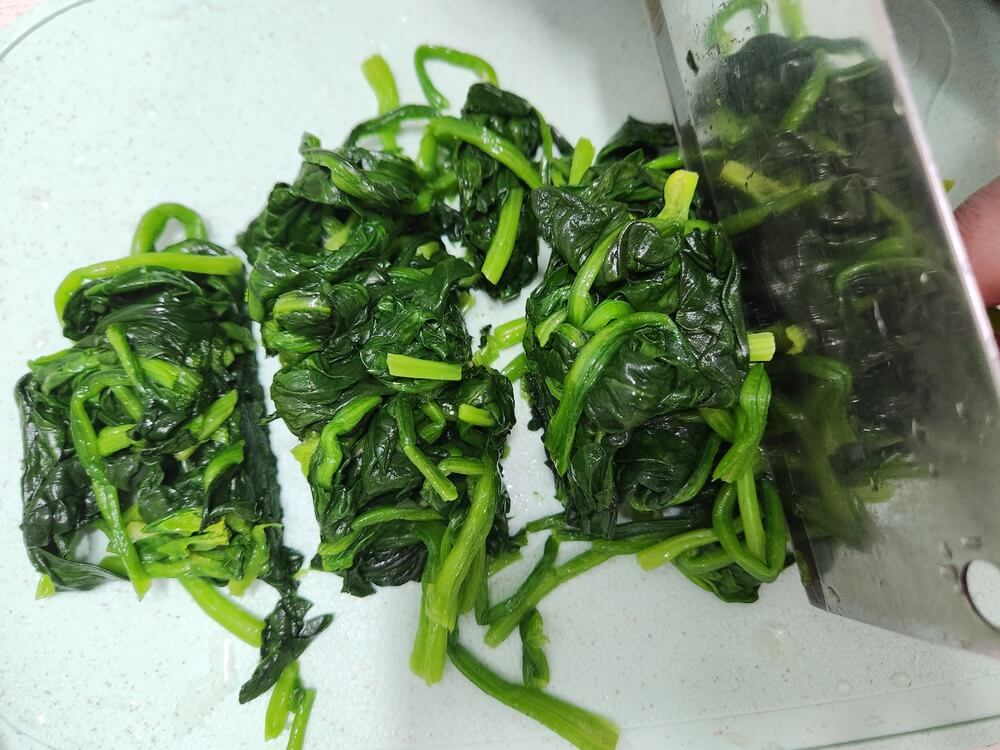 시금치 썰기