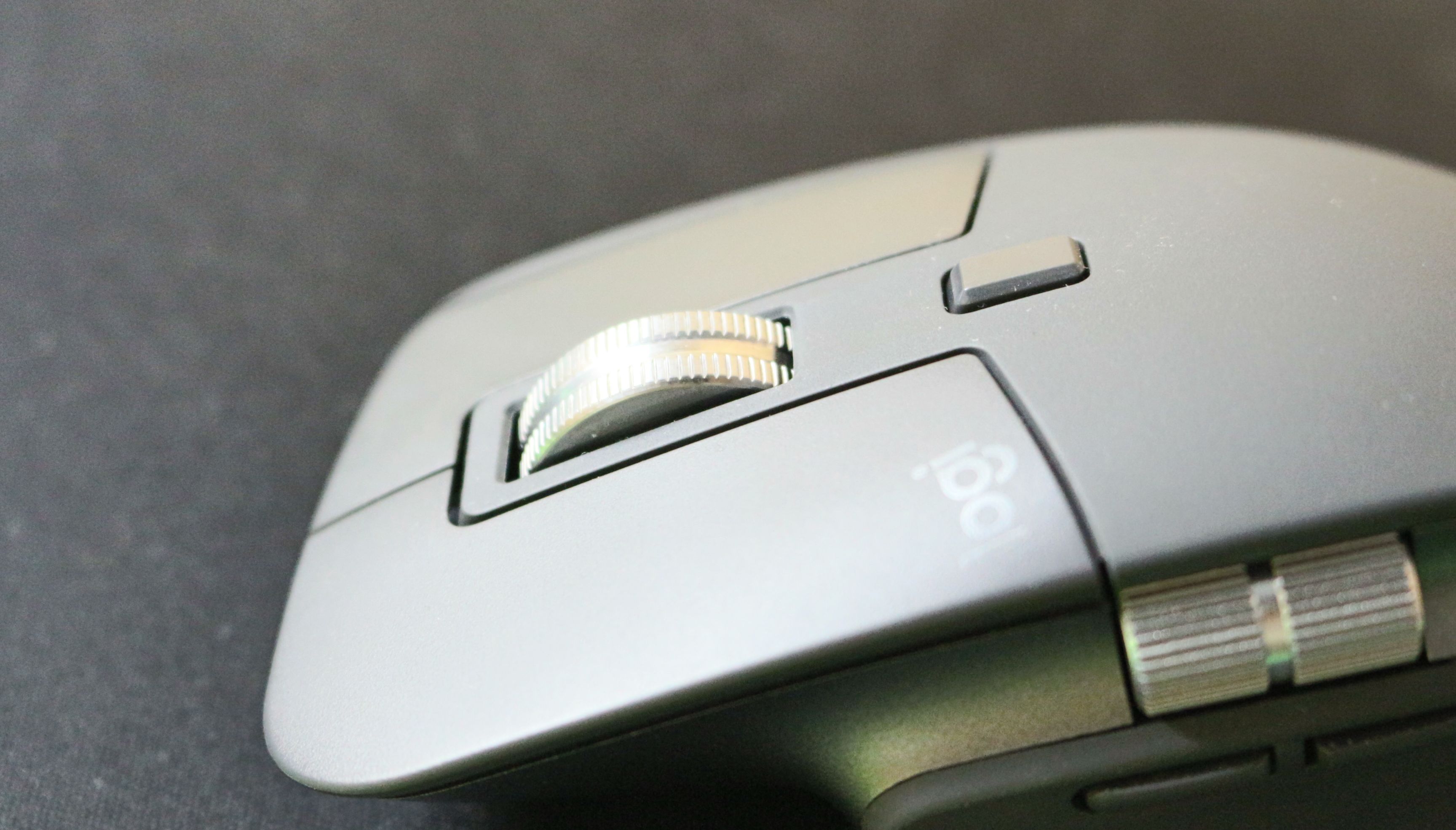 MX MASTER 3S 버튼 확대 사진