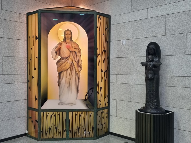 부평4동성당 예수성심화, 성모자상 사진