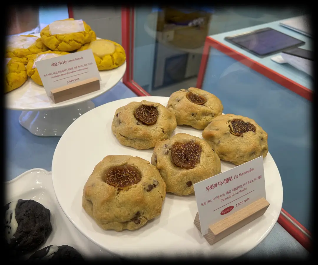 안국역-원더쿠키-매장-내부-무화과마시멜로-레몬가나슈-쿠키-사진