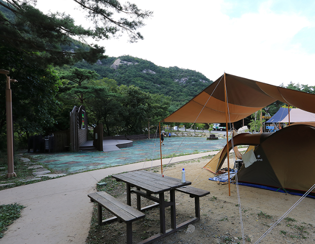 월악산 닷돈재 캠핑장 모습