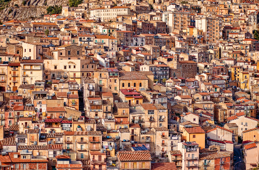 건물 사이 20cm 틈 – 그 속에는 무엇이 있을까