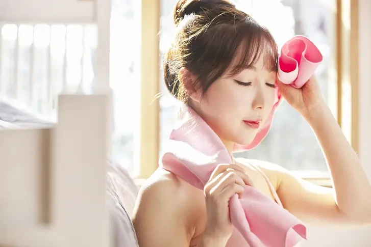 운동하는 여성 사진