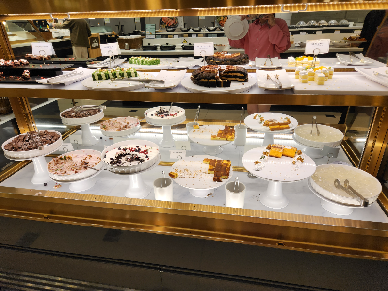 서울대입구 에그옐로우 애슐리퀸즈