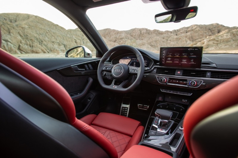 아우디 S4 TFSI 콰트로