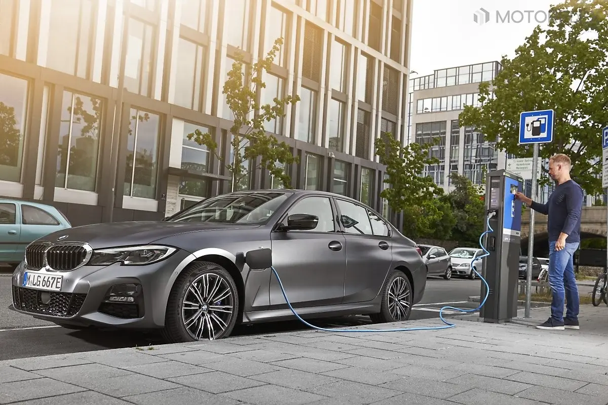 2022 BMW 320e 실구매가 모의견적 연비 실내 디자인 인테리어 총정리