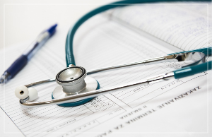 청진기와 의료차트