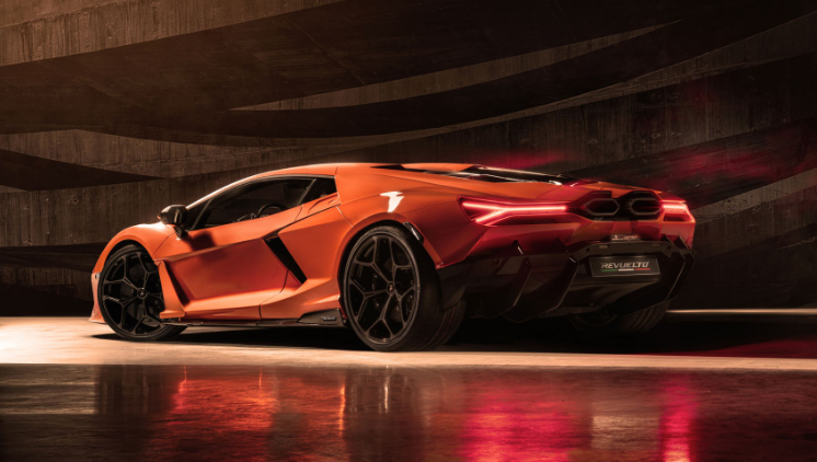 Lamborghini Revuelto