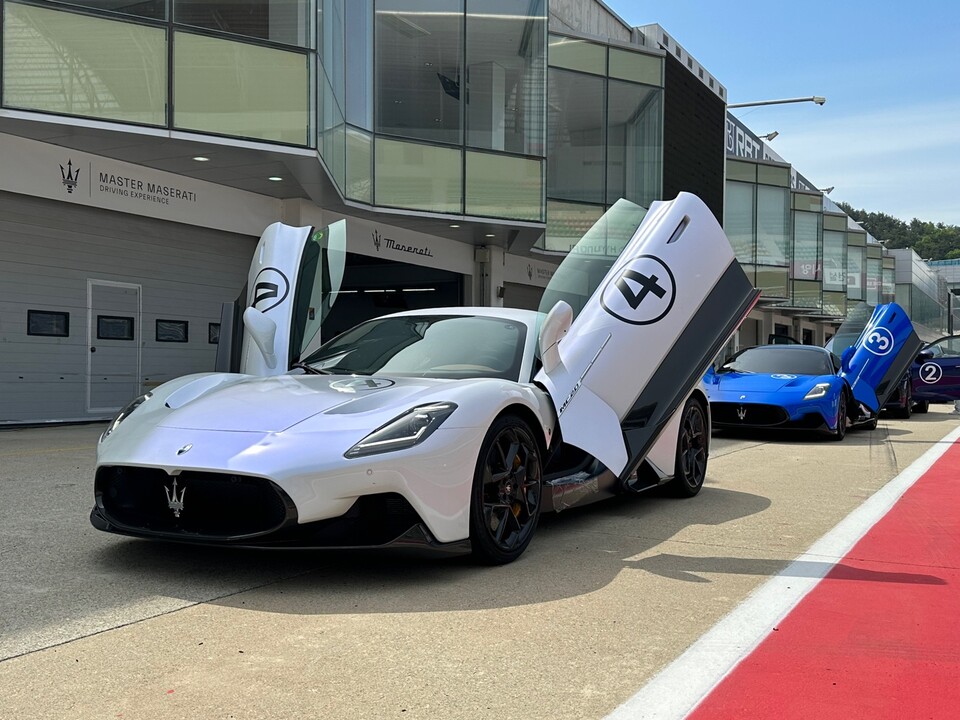 [시승] &quot;강렬함과 감성의 조화&quot; 서킷서 만난 삼지창&#44; 마세라티 &#39;그레칼레·MC20&#39;