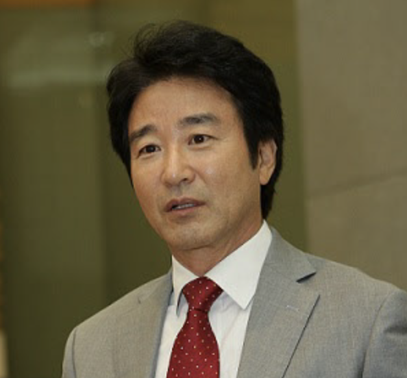 홍요섭 프로필
