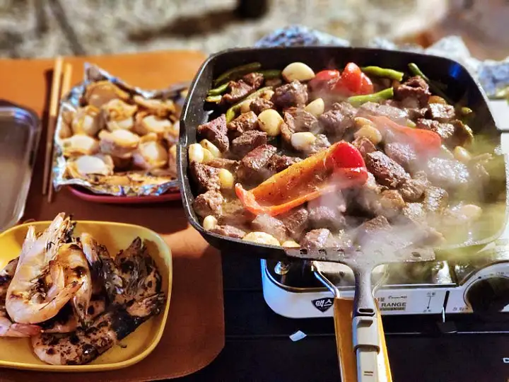 신기한 동호인 사전 공주 계룡산 산중 기천 수련하며 뭉쳐서 논다 기천문 본산 추천