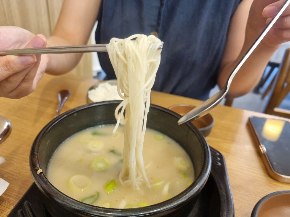 본가 가마솥 설렁탕 소면