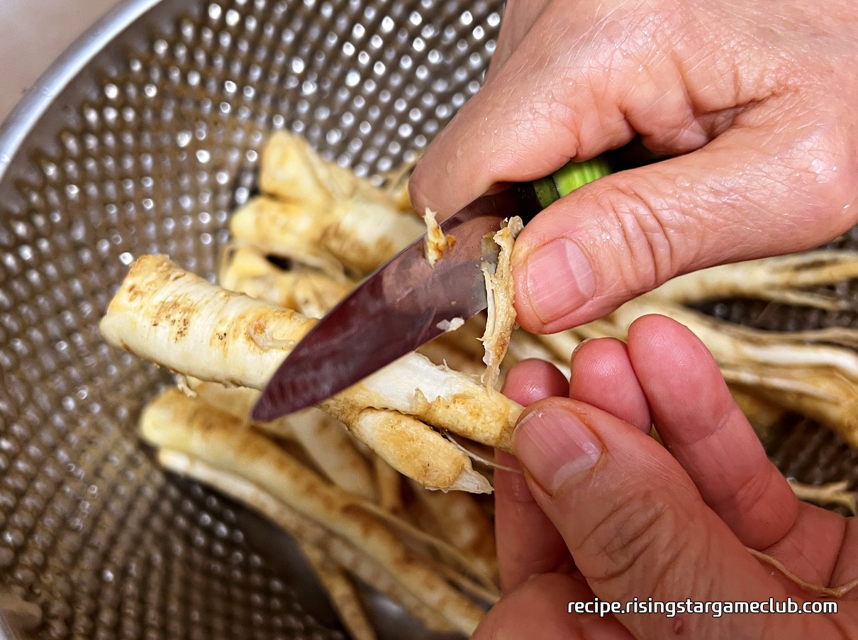 도라지 손질하는 사진