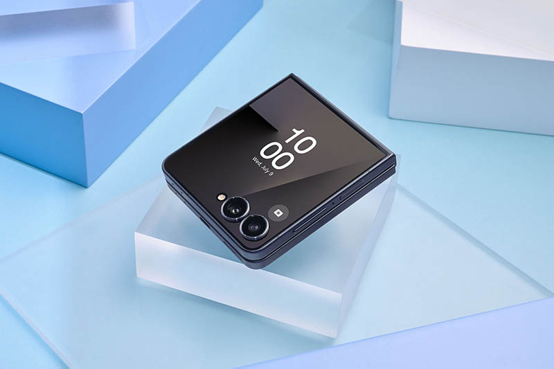 갤럭시 Z 플립7 제트블랙 - 출처: Samsung Mobile Press