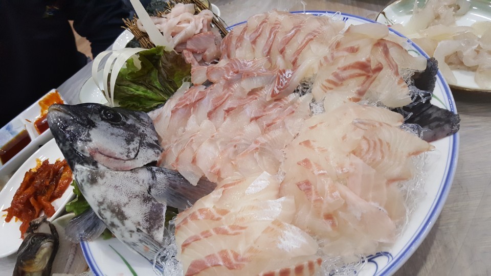 동해활어자연산전문점