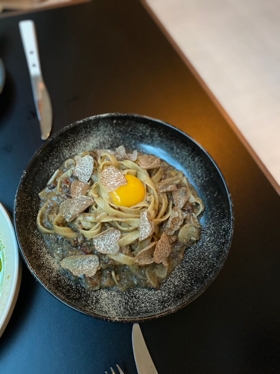 심퍼티쿠시 가로수길점의 화이트 라구 파스타