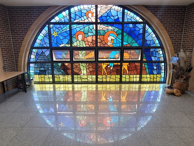 용인 동백성요셉성당 유리화 사진