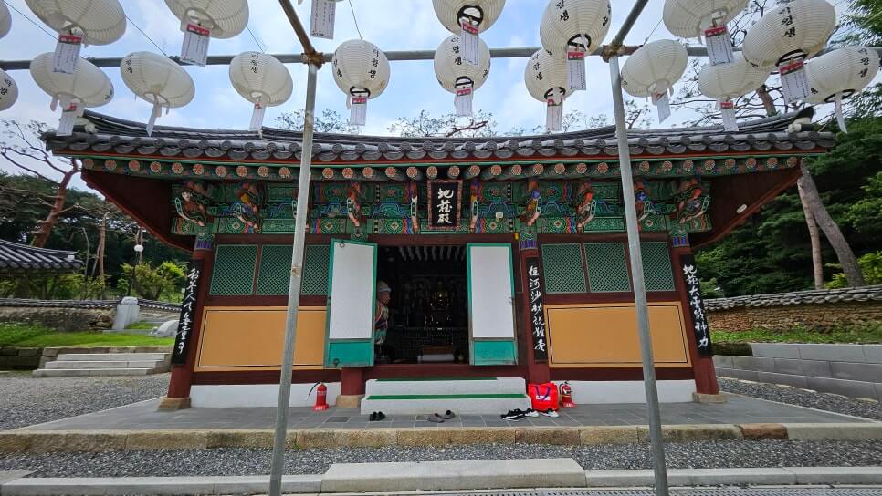 화성 용주사 : 정조의 효심이 깃든 효 사상과 불교 문화가 공존하는 천년 사찰