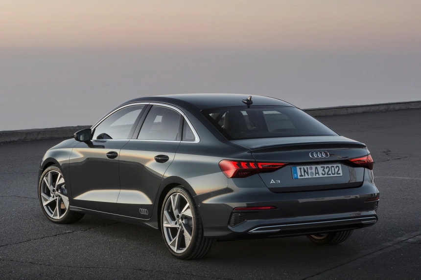 아우디 A3 후면