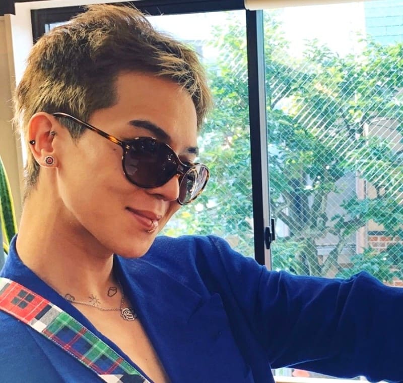 셀카-찍는-송민호