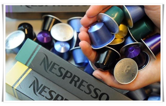 캡슐 모양 네스프레소(좌) 네스카페(우)